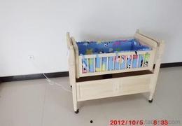 成人摇床双人真人视频,浪漫共舞，情感共鸣瞬间