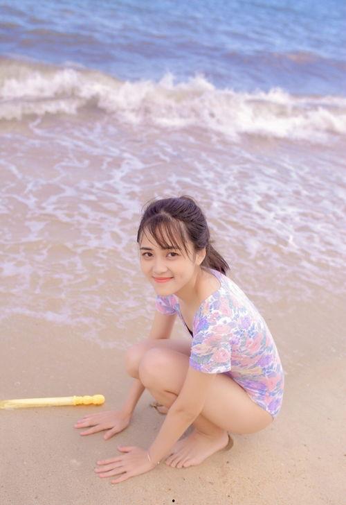 泳衣女成人收腰视频,女神必备时尚秘籍