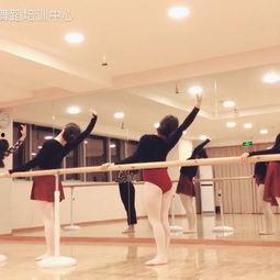 新疆舞舞蹈视频成人,视频中的民族风情与人生感悟