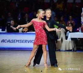 成人班形体舞蹈视频,形韵飞扬——成人班形体舞蹈风采展示