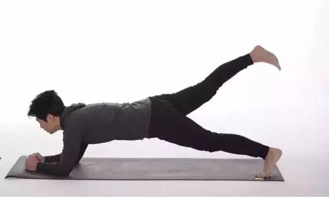 成人男性玩滑板视频教程,男性成人滑板技巧全解析