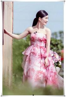 生日礼服成人抹胸视频,成人抹胸生日礼服时尚演绎