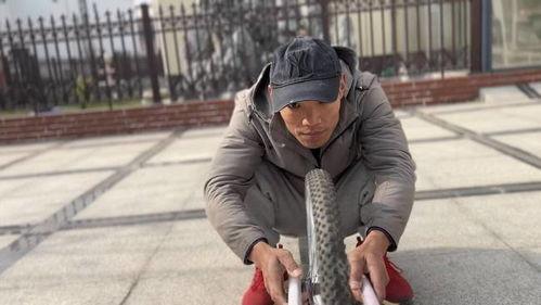 独轮车成人表演视频,惊险刺激的极限运动风采  第2张