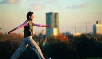 成人起步走路训练视频,成人走路训练视频教程解析  第2张